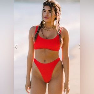 Skatie bikini top in size large